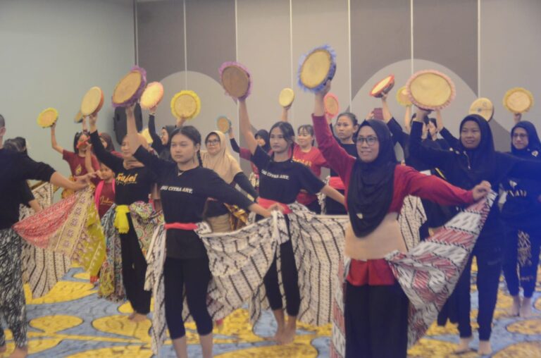 Kolaborasi antara sektor pariwisata dan pelaku seni penting untuk membangun ekosistem wisata budaya yang berkelanjutan
